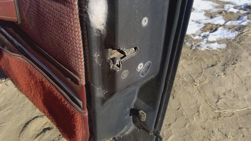 Jeep Cherokee 1985 pasajero pestillo de puerta delantera derecha con varillas/cables OEM Foto 2 de 4