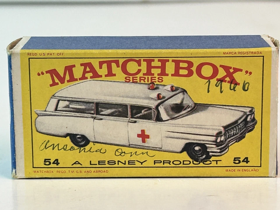 Matchbox No. Ambulancia Cadillac S&S 54 con caja original Foto 3 de 4