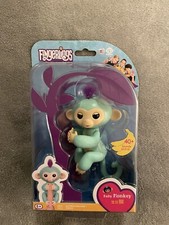 AUTHENTIC Fingerlings Interactive Baby Monkey Zoe Turquoise with Purple WowWee