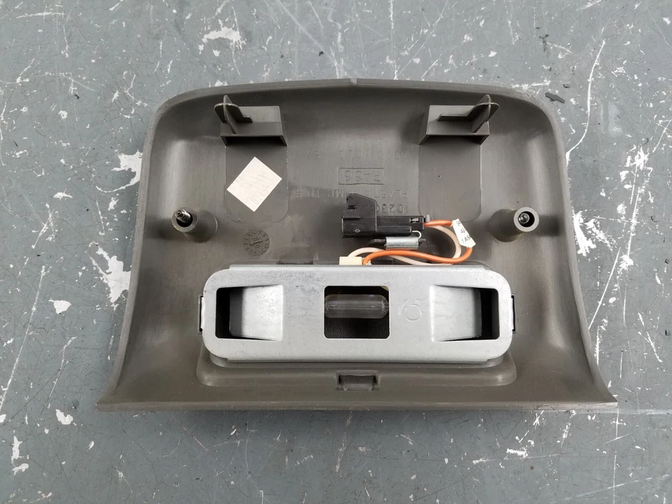 1999 Chevy Camaro Z28 luz cúpula #5336 E6 - Imagem 3 de 4