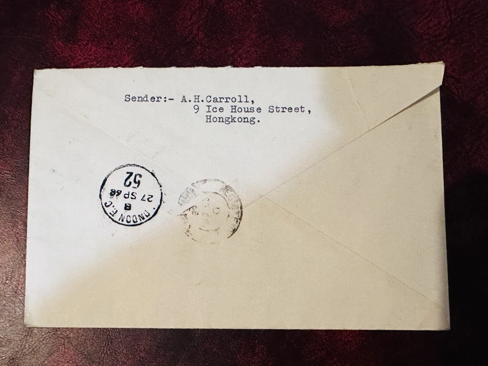 Hong Kong 1968 QEII Escudo de armas y flores cubierta registrada FDC A INGLATERRA Foto 2 de 3