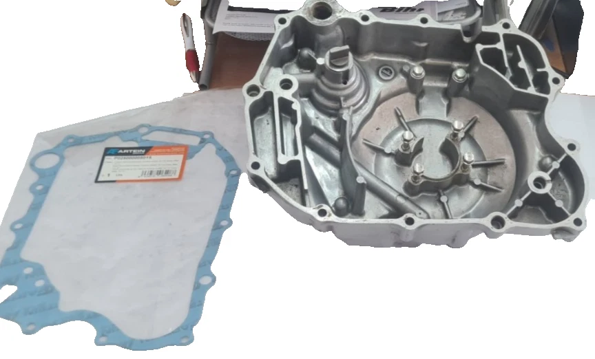 Tapa De Carter De Bomba De Agua Org. + Junta Honda SH 300 2007 2008 2009 2010 - Imagen 4 de 4