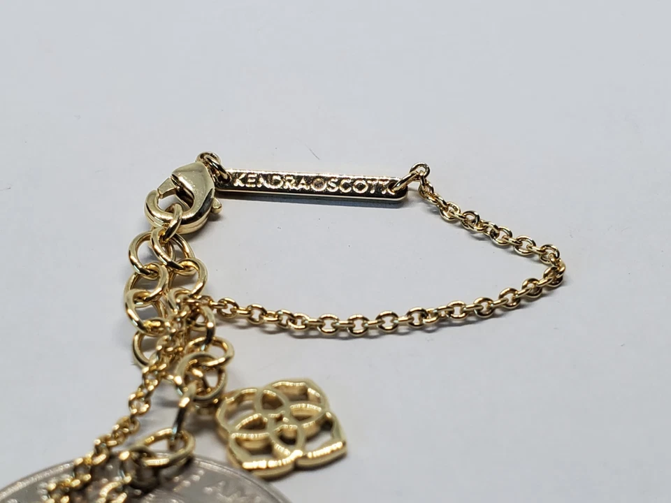 Collar Kendra Scott Elisa chapado en oro de cuarzo rosa Foto 4 de 4