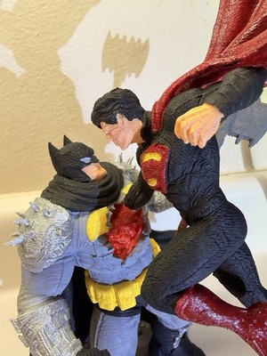 Batman V Superman- Custom Fighting Collectable