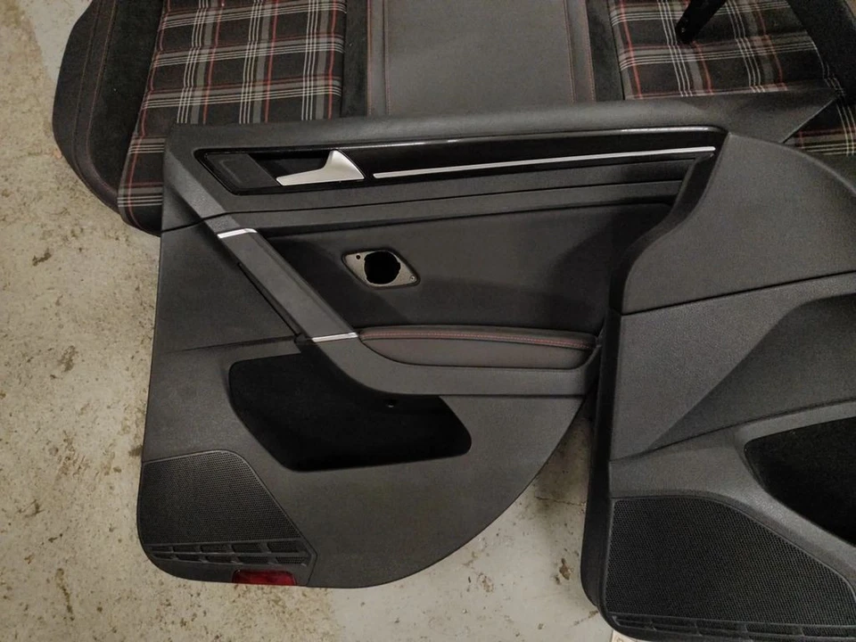 VW Golf VII Gti 2013 LHD avant & Arrière Siège Porte Cartes Accoudoir Cuir Côtés - Image 2 of 4