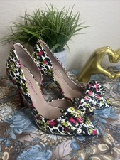 Betsey Johnson Prince-P Heels Floral pink green black white bow size 8.5M
