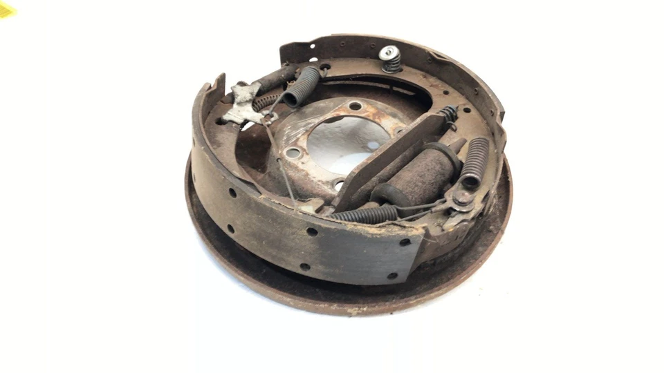 1968 Ford Thunderbird Driver placa de apoio de freio traseiro esquerdo OEM hardware traseiro - Imagem 3 de 4