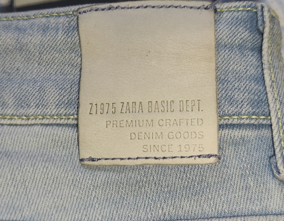 Jean délavé Marque Zara Taille 42 Parfait État, comme Neuf - Photo 3/4