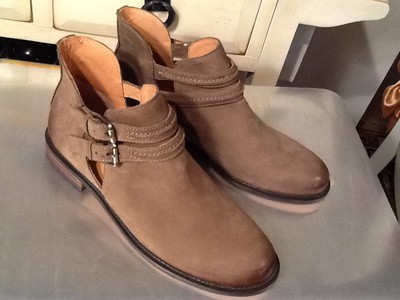 Corso Como  Slip- on  Women's  Sz  US 5.5 M Brown Ankle Boot Excellent condition