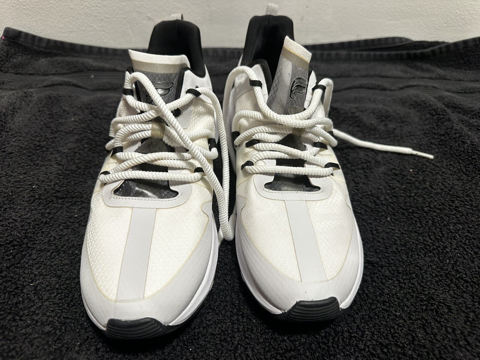 Fabletics Womens 6.5 Caheunga Performance Sneaker… - image 2