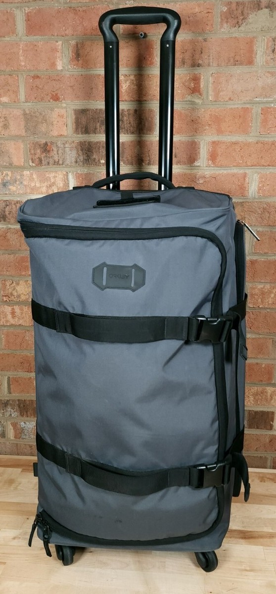 Share 164+ oakley travel bag trolley 2w super hot kidsdream.edu.vn