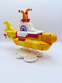 LEGO Ideas The Beatles Yellow Submarine 21306 - 99% Complete w/ Box, Retired