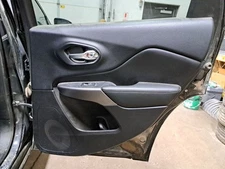 2019 Cherokee Rh Pass Side Rear Door Interior Trim Panel Black Ulx9