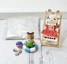 Calico Critters Sylvanian Families Rabbit & Chipmunk Beach Scene
