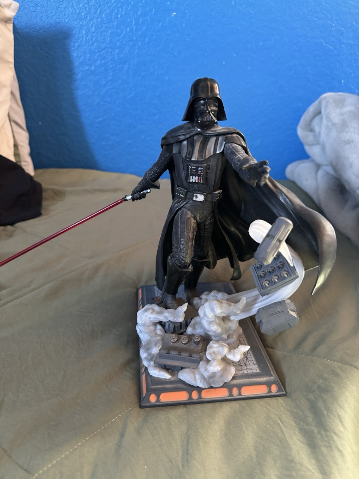 Star Wars  Darth Vader Statue