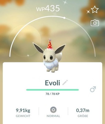   #133 Shiny Evoli (Party Hat Red) Pokémon Go 