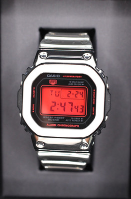 Casio G-SHOCK GM-5600YRA-8JF FINE METALLIC SERIES Herrenuhr Edelstahl Zifferb...