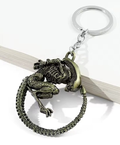 Alien Romulus Movie #1 Keyring - Horror Keychain Collectible - Picture 7 of 7