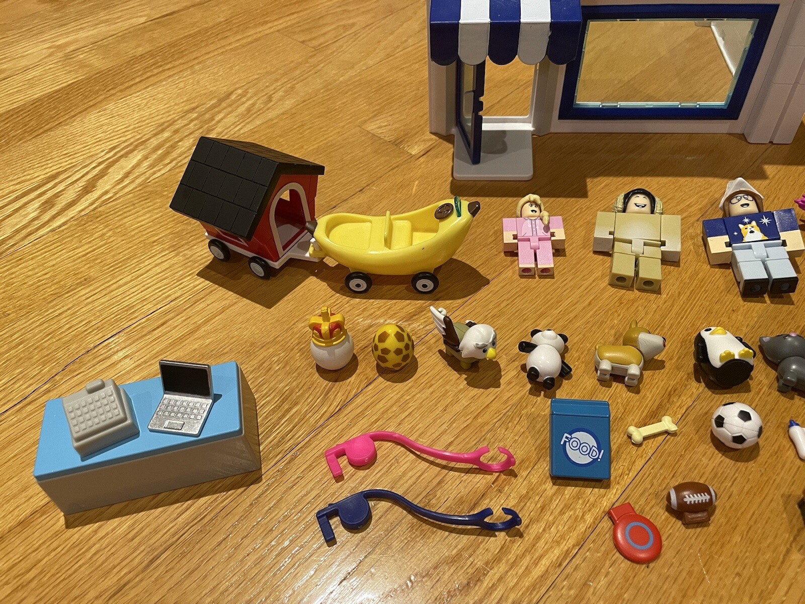 Roblox Celebrity Adopt Me Pet Shop Store Playset