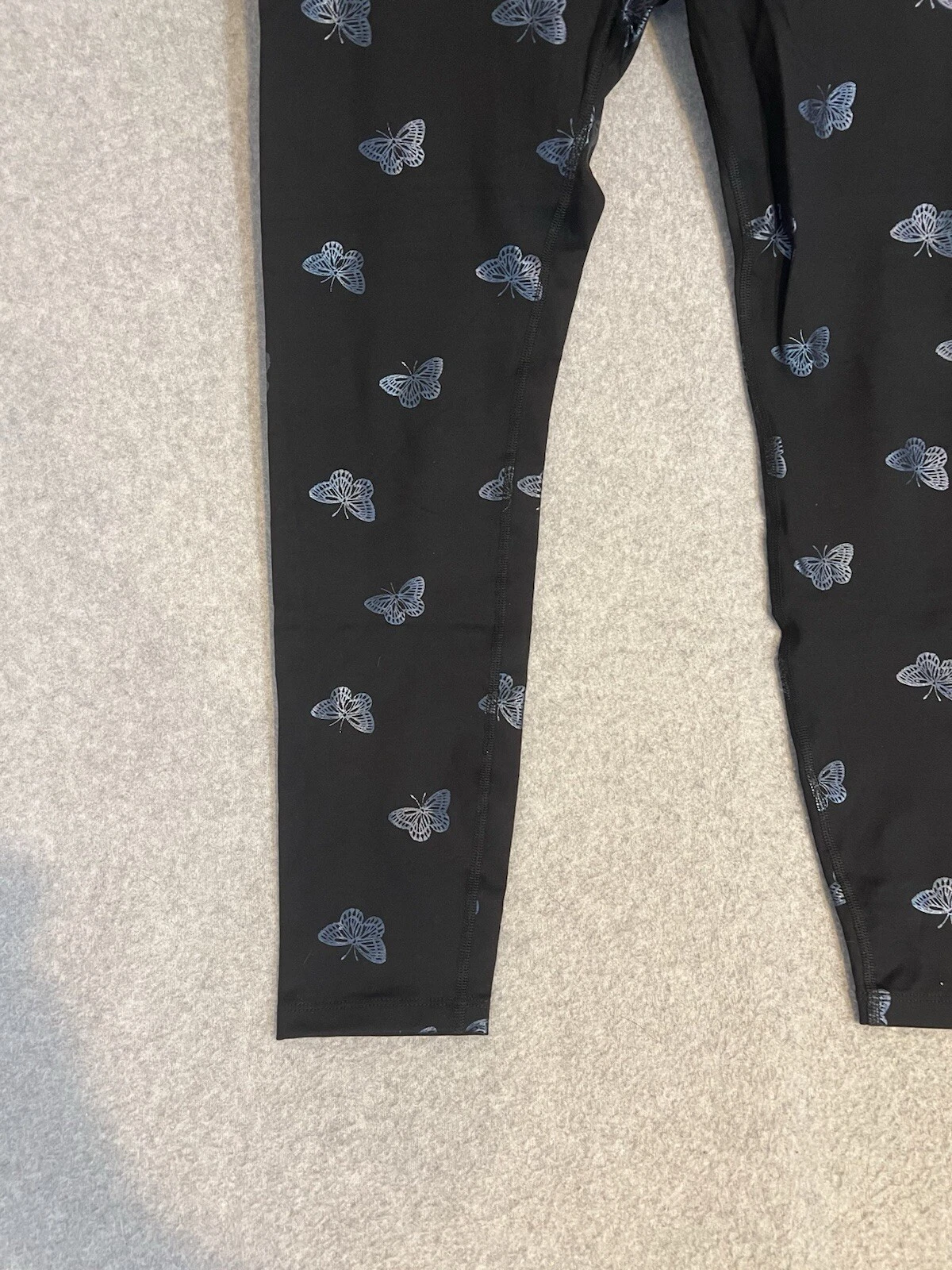 beyond-yoga cropped butterfly print leggings
