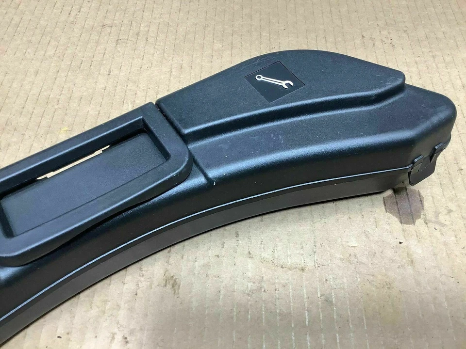 KIT DE HERRAMIENTAS DE EMERGENCIA AUDI A4 2007 B7 QUATTRO LLAVE CON ESTUCHE JUEGO FCTRY Foto 2 de 4