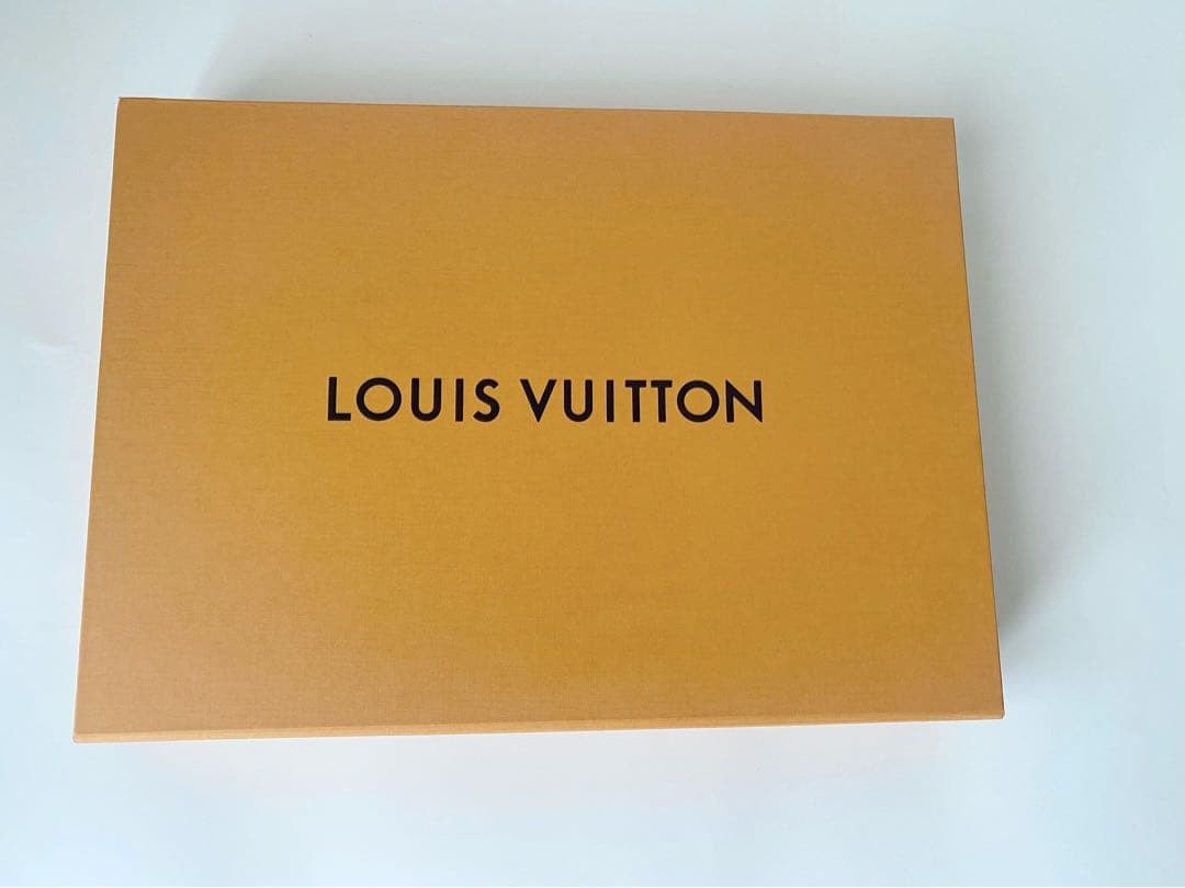 Complete with accessories Excellent condition Lou… - image 4