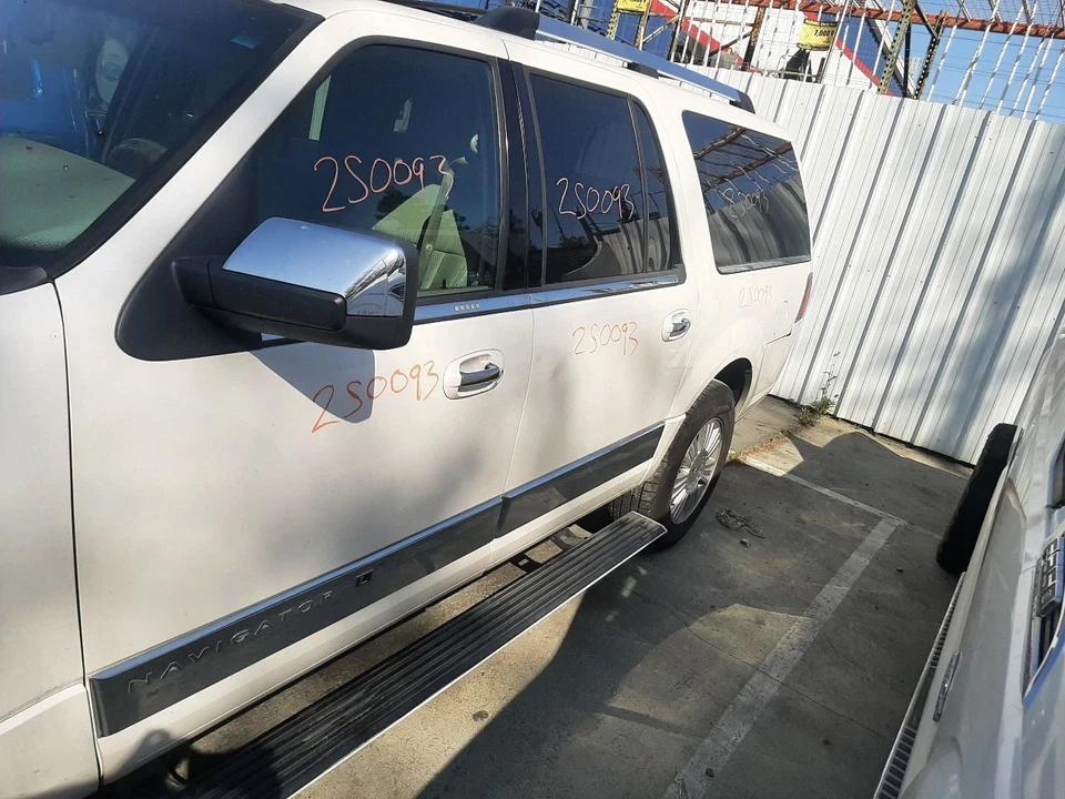 Ford Expedition 2009-2014 tanque de combustible 33,5 gal 131" Wb identificación extendida Al1Z9002B Foto 4 de 4