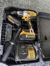 DEWALT DCD997CP2BT 20V Max XR 1/2 in Brushless Cordless Hammer Drill Kit
