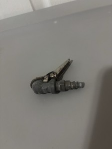 Clip On Air Chuck Tire Inflator Locking Air Hose Attachment Lock ?? Not Sure