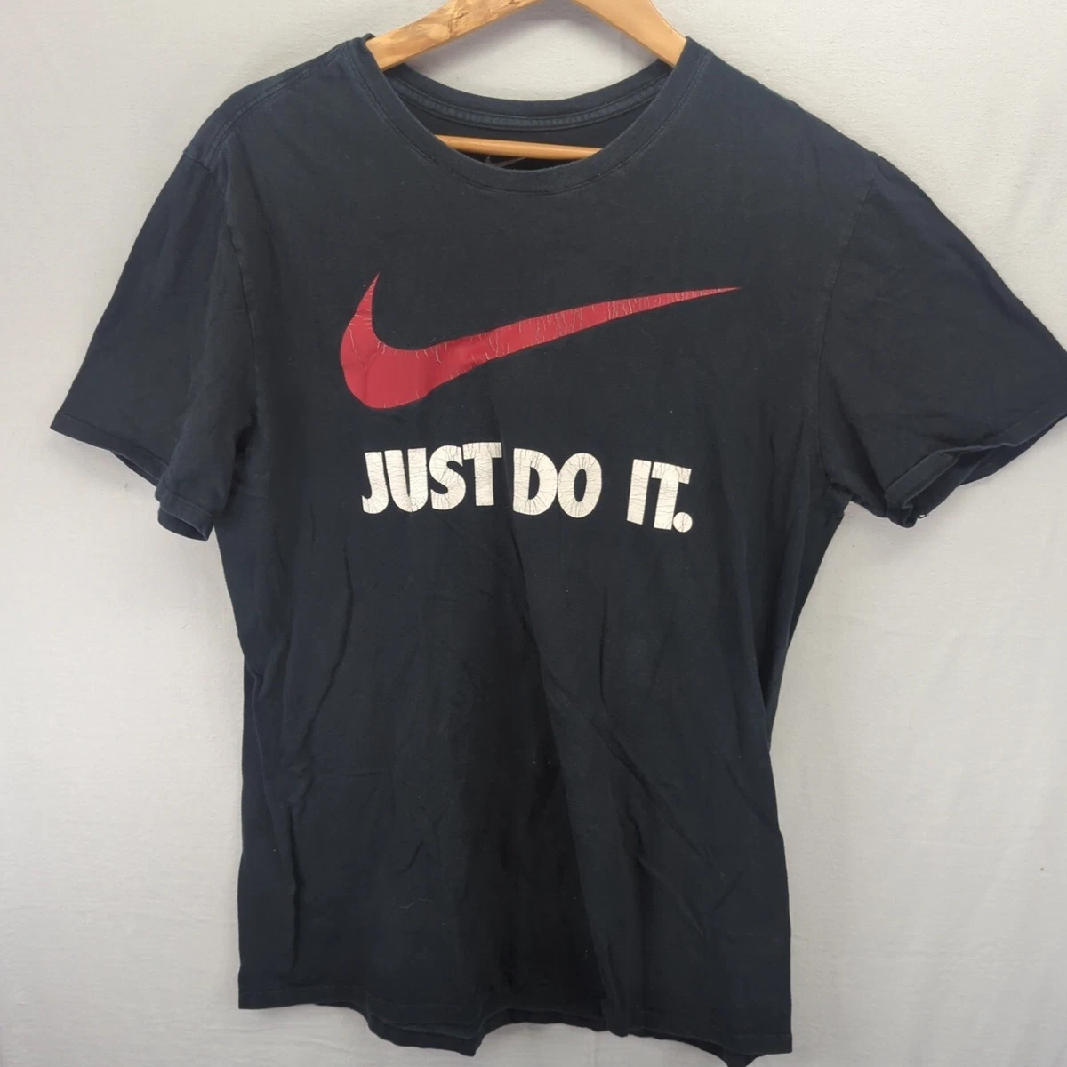 Men s NIKE Just Do It. Distressed Vintage Style Logo Black T Shirt Size Large