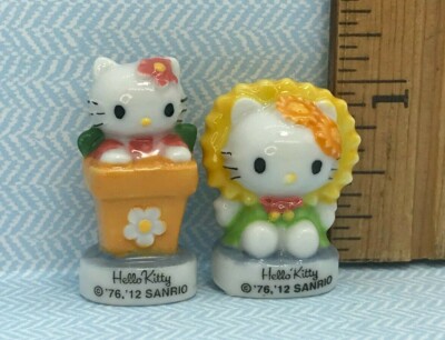Tiny HELLO KITTY Gardening Gardener flower Porcelain Dollhouse Miniatures B110