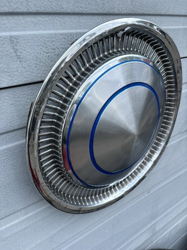 Airstream 15” Set 4 Hubcaps Full Wheel covers Used 1960-1980Blue AccentStainless - Picture 9 of 11