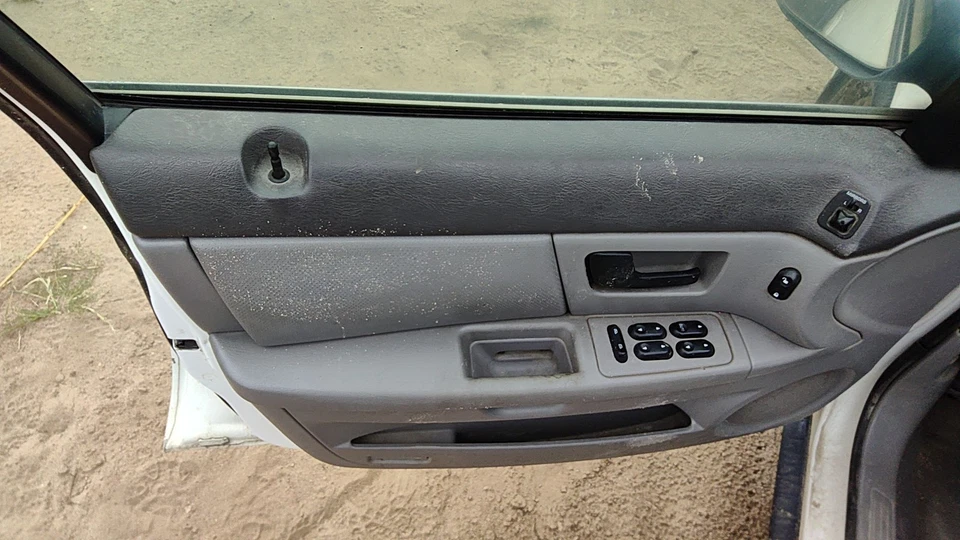 2005 Mercury Sable Driver painel de acabamento da porta dianteira esquerda com interruptor mestre cinza - Imagem 2 de 4