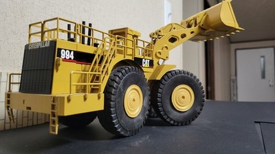 Caterpillar 1992 Cat 994 Wheel Loader Diecast Model 1:50 Scale NZG Model #366