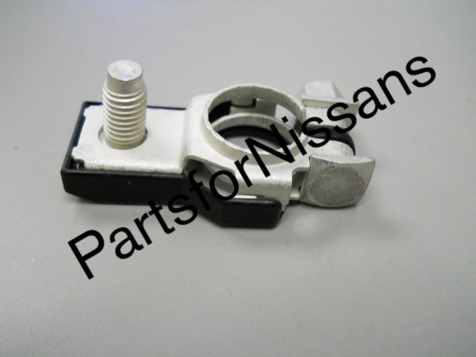 Terminal positivo de batería genuina Nissan se adapta a muchos nuevos OEM Foto 2 de 4