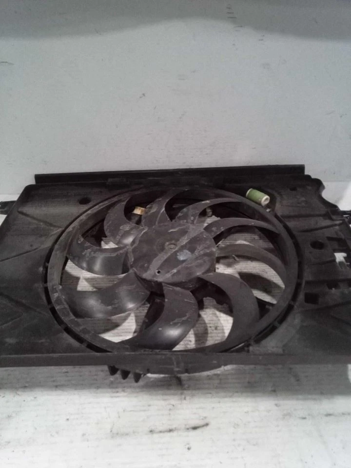 Radiator Fan Motor Fan Assembly 4 Door L Model Fits 14-17 FIAT 500 504784 - Imagem 2 de 4