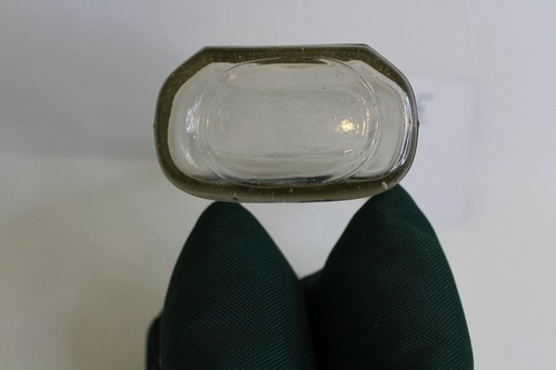 Old Bottle 9 1/2. inches,  clear, 2 seam,  some minor bubbles, 3xvi embossed - Afbeelding 3 van 4