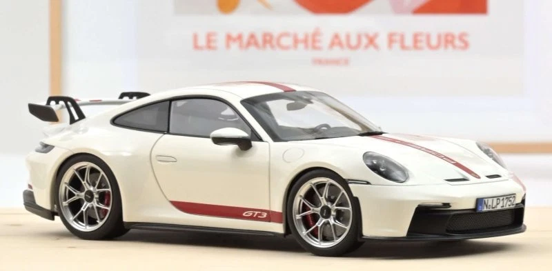 PORSCHE 911 GT3 - 2021 - white - NOREV 1:18 - Photo 2/4