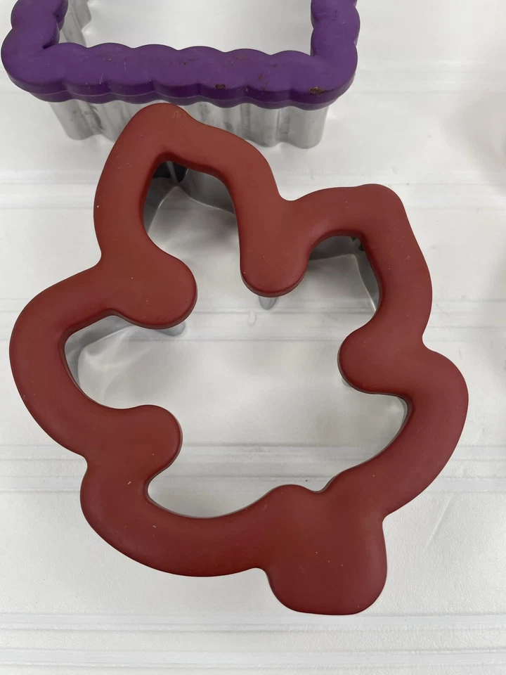 Lote de 6 cortadores de galletas Wilton Comfort Grip hoja cuadrada flor murciélago medias hombre Foto 4 de 4