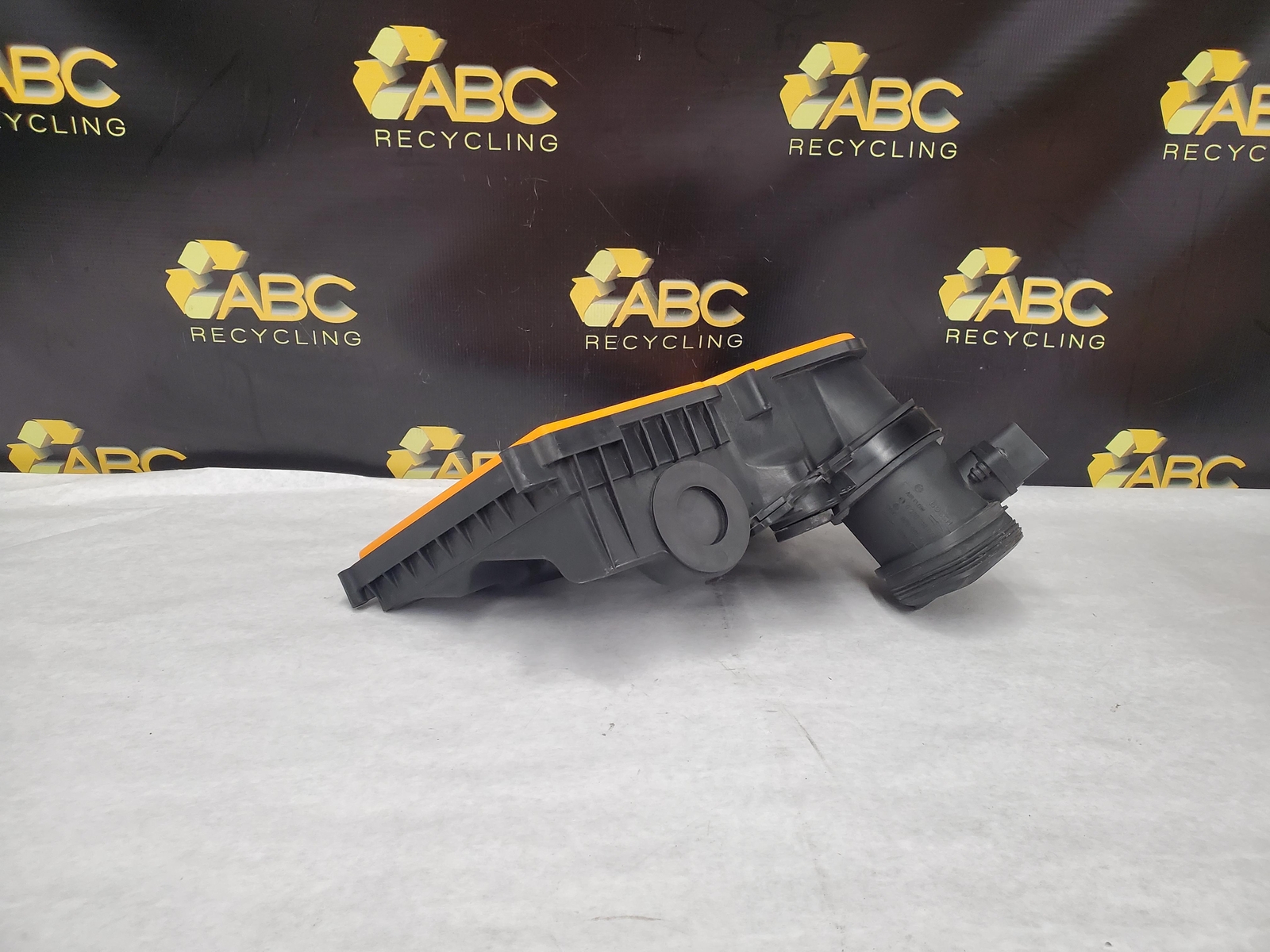 2007 Bentley Flying Spur Lower Air Intake Filter Housing Set Left Right OEM 2007