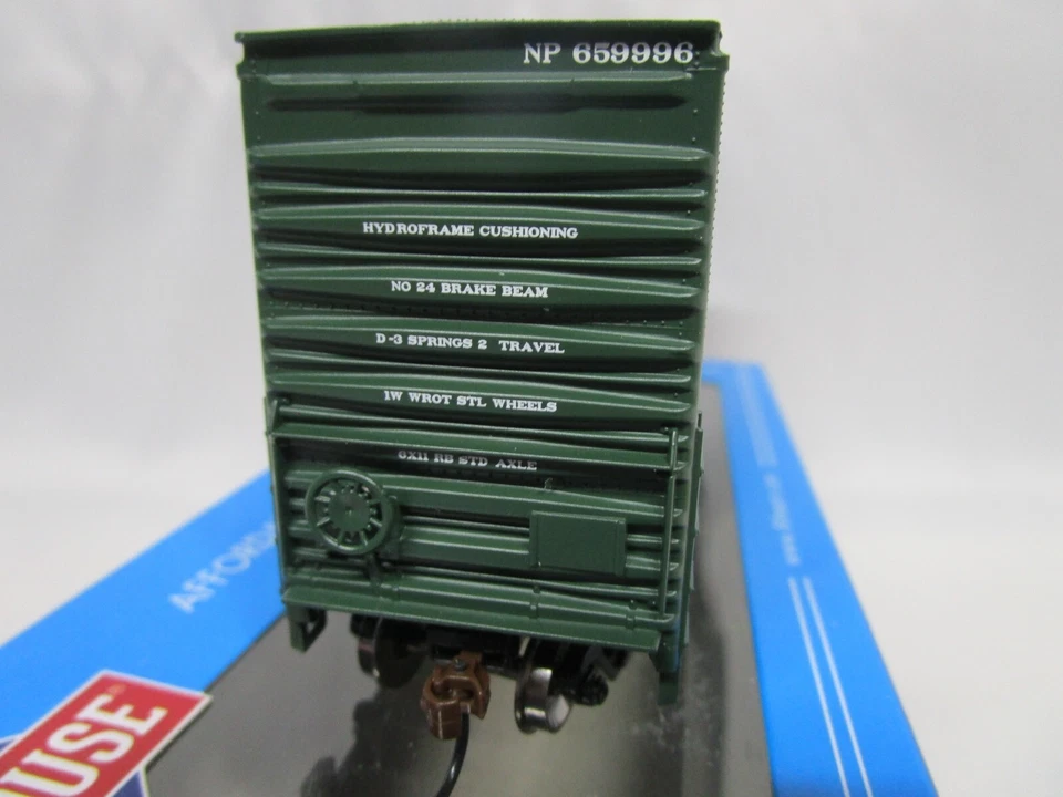 Athearn HO Scale NP Northern Pacific 40' Plug Door Hi-Cube Box Car NOS 76633 - Image 3 of 4