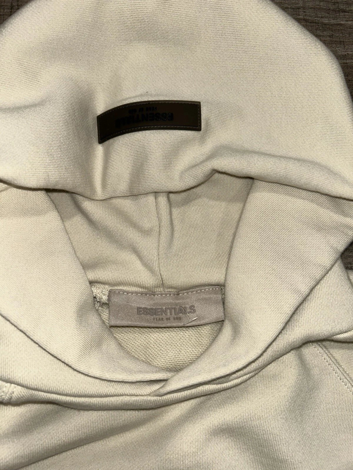 Felpa con cappuccio Fear of God Essentials 77 donna manica 3 4 beige marrone piccola