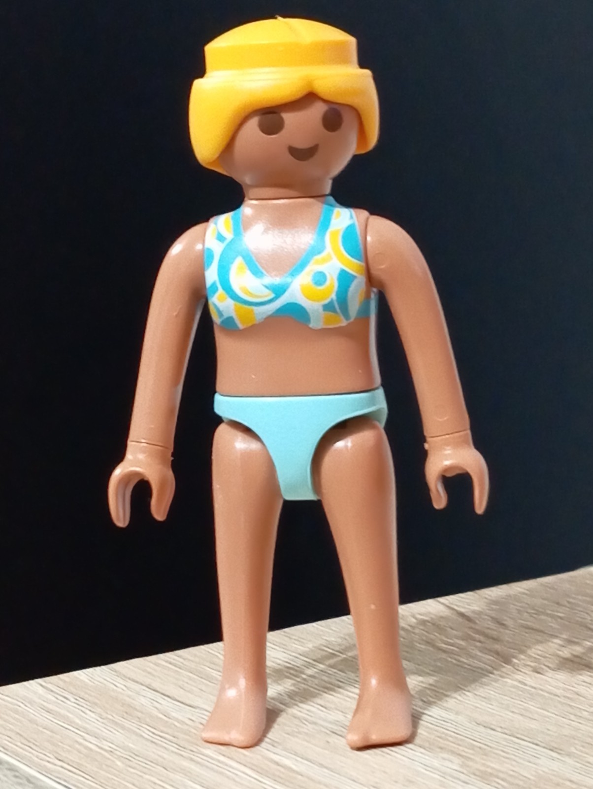PLAYMOBIL FIGURA CHICA MUJER EN TRAJE DE BAÑO BIKINI PISCINA PLAYA VERANO JARDIN