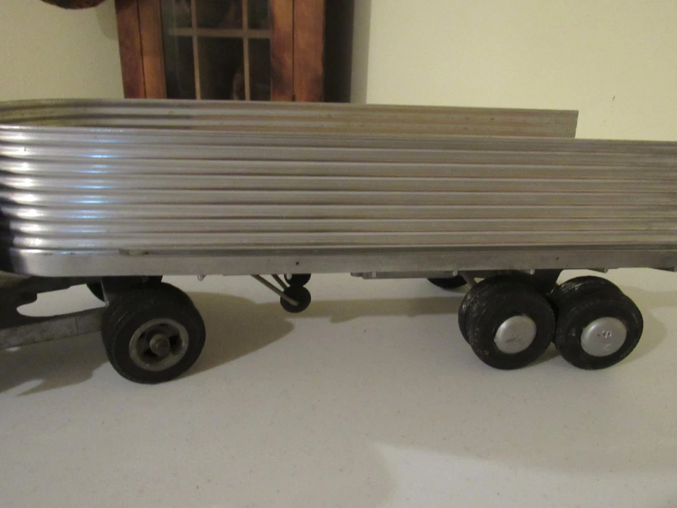 DE COLECCIÓN SMITH MILLER EXCELENTE COE AZUL CON REMOLQUE FREUHAUF RAYA PLATEADA Foto 3 de 4