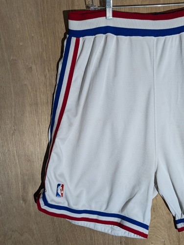 Reebok NBA 2004-05 Sacramento Kings Game Used White Game Shorts Hardwood C - Picture 2 of 10