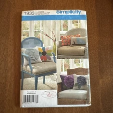 Simplicity Pattern 1933 Appliqued Throw Pillows Flower Designs UNCUT