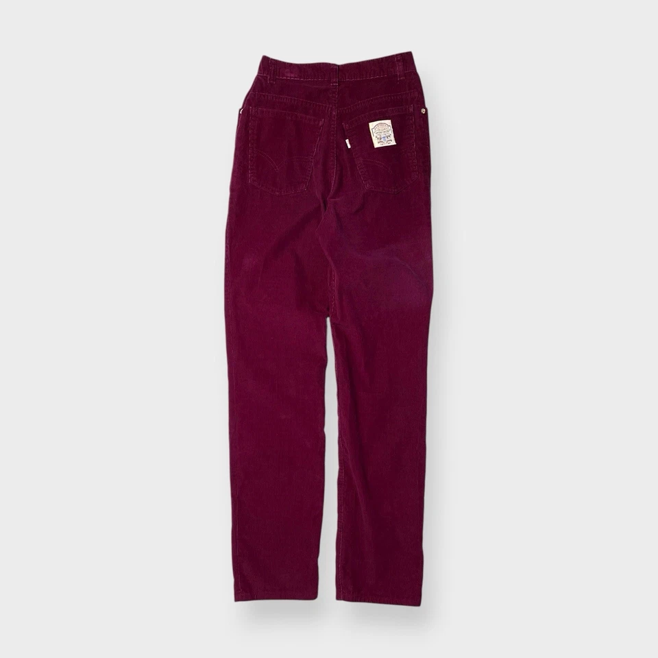 Pantalones de mezclilla de pana Levi's de colección años 80, parche granate con cremallera Scovill pierna recta 26 Foto 2 de 4