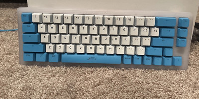  Xtrfy Custom Mechanical Keyboard - Blue & White - Blue Switches - Gaming 