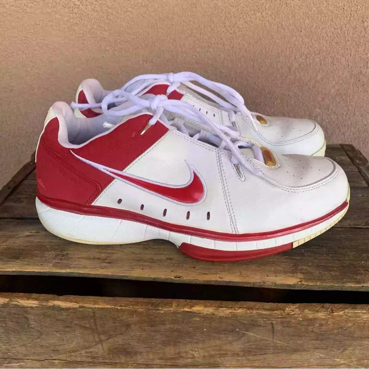 Low priced store nike shoes