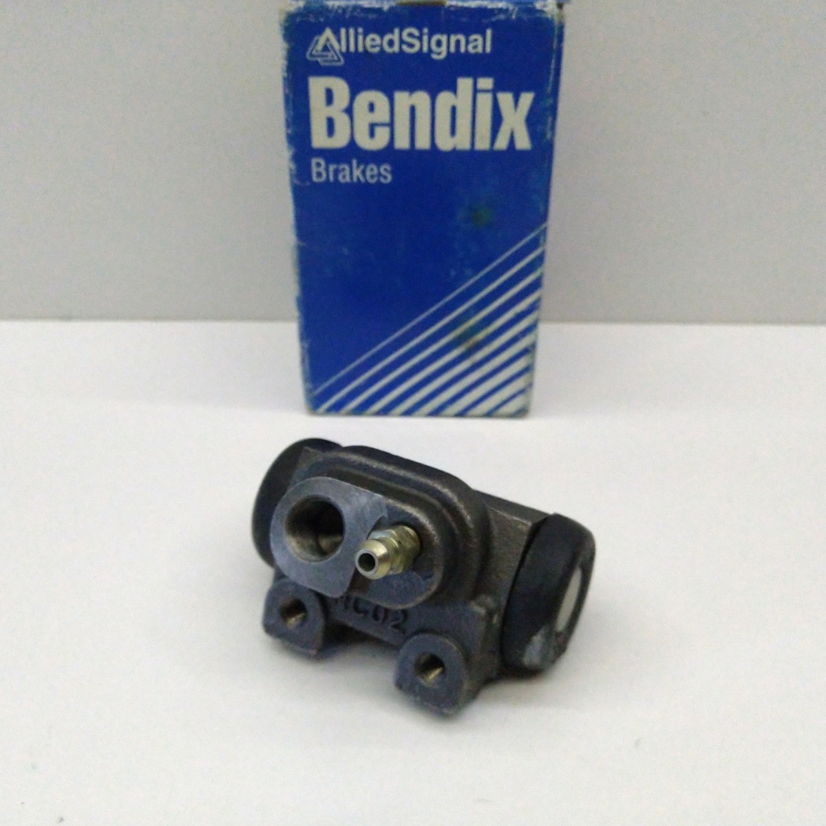 ワールド Rear Brake Cylinder Right Citroen ZX - Peugeot 309 BENDIX